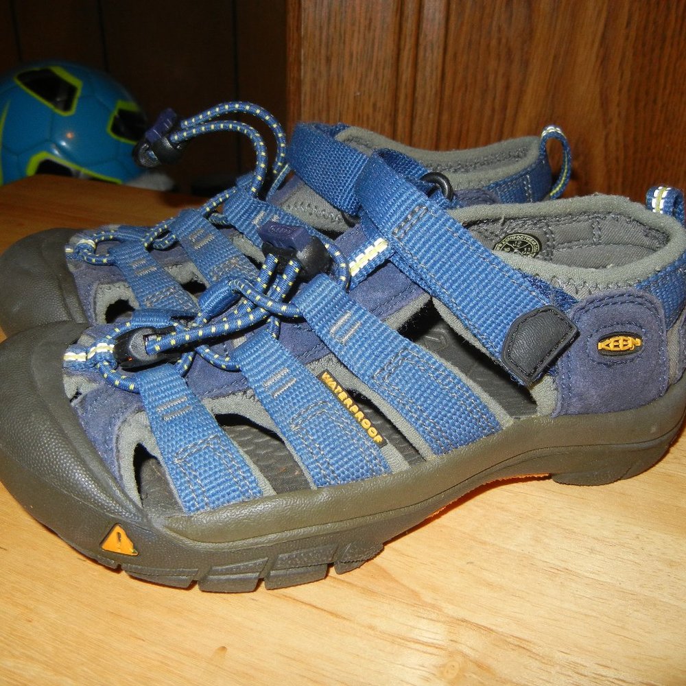 Keen Royal Blue Water Hiking Kids Sandals size 12